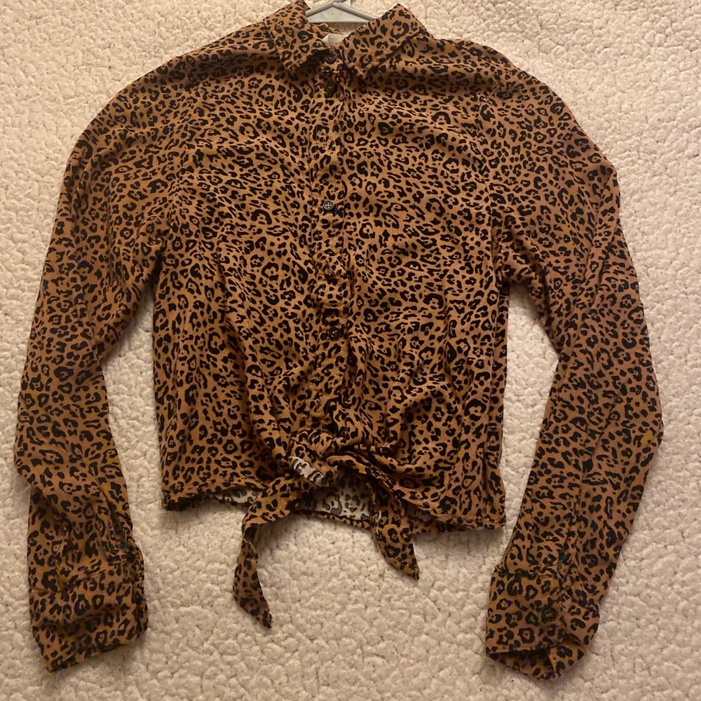 Semi Cropped Tie Front Leopard Print Button Up